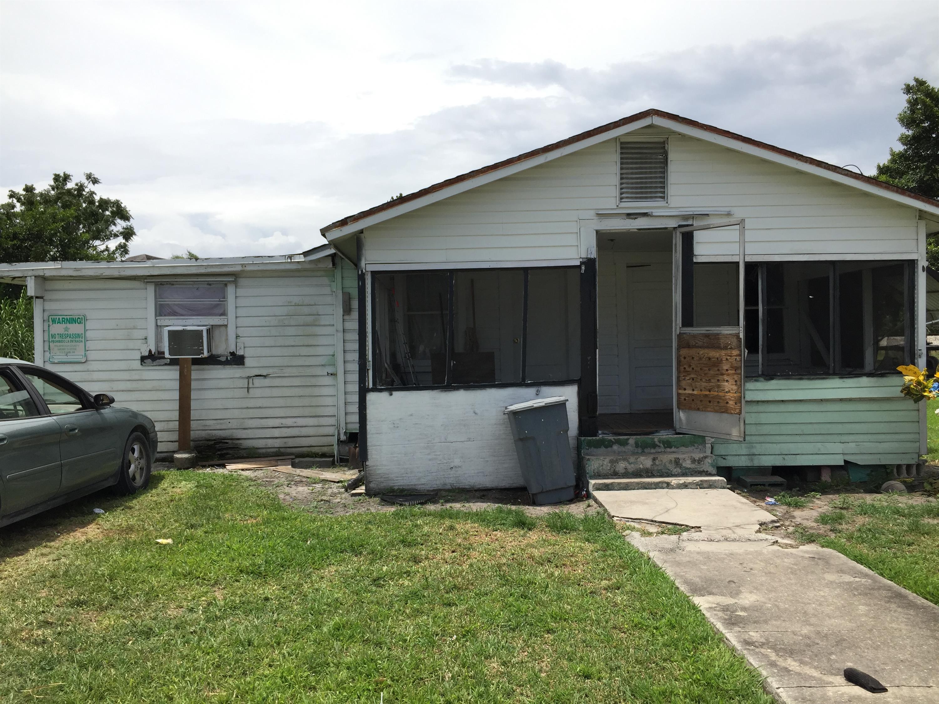 12305 Lakeshore Drive