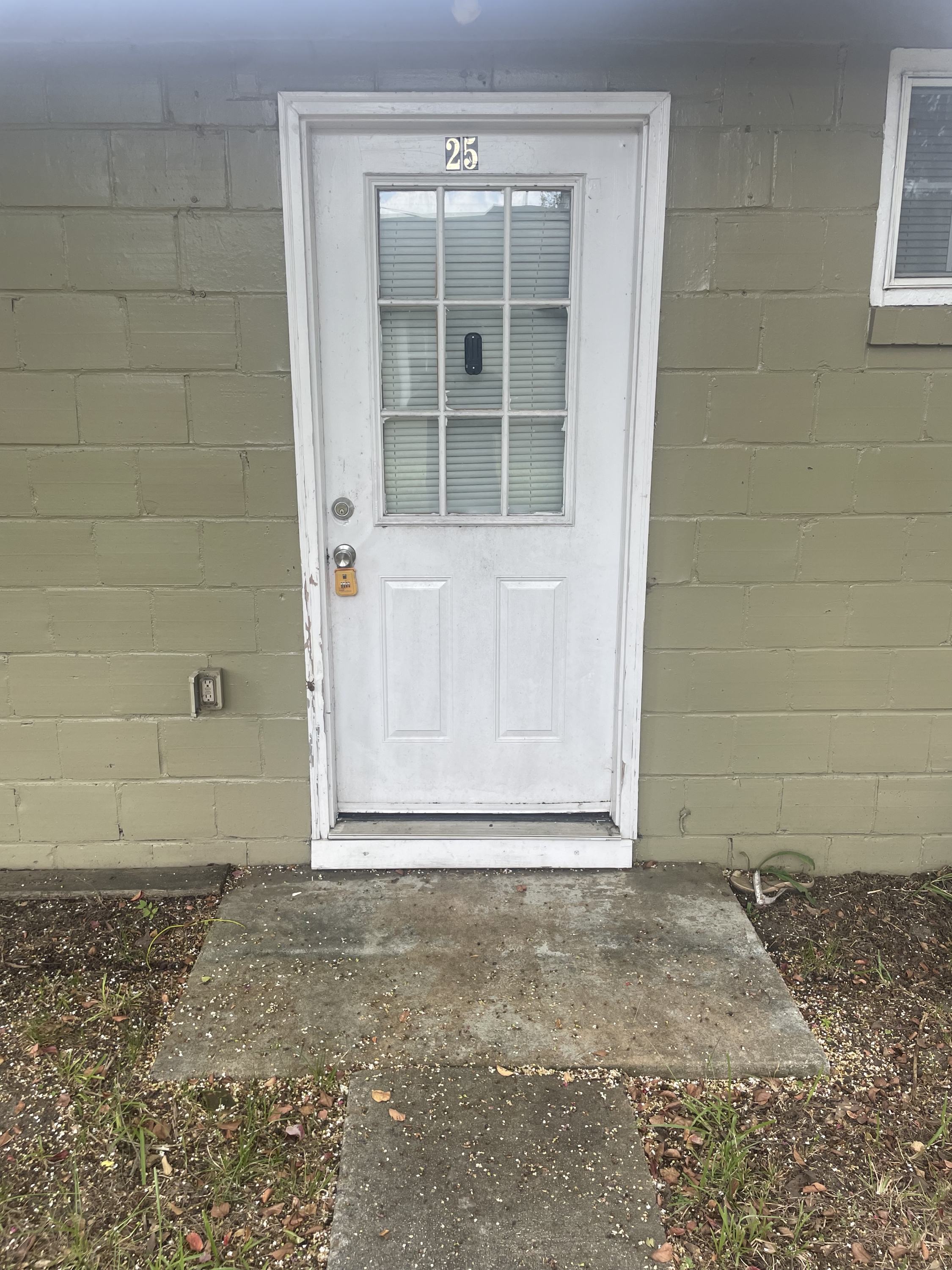 455 Pursley Street - B25